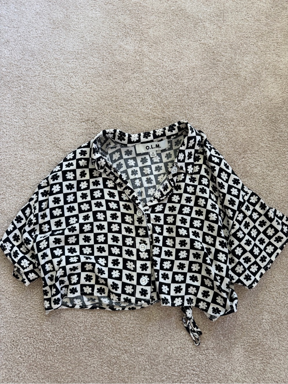 OLM Black & White Floral Check Cropped Button-Down